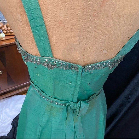 Vintage pale green beaded evening gown no label - 1955 - 1965 - Picture 2 of 16